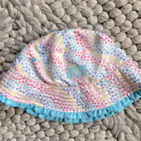 2 pc Skinz UV 50 unicorn rash guard and reversible bucket hat - Picture 5 of 9